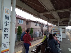 駅のホームでの誘導方法を実践